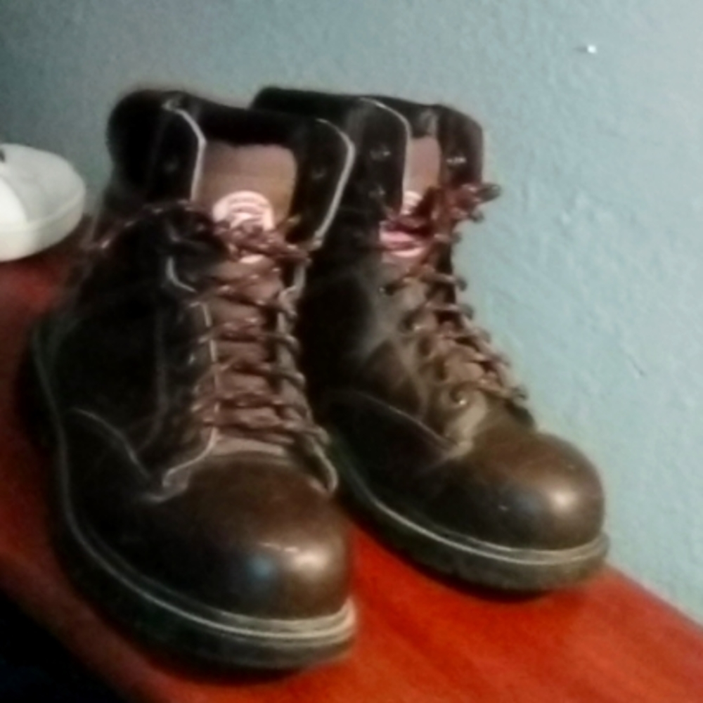 Steel toe boots Men's 6.5